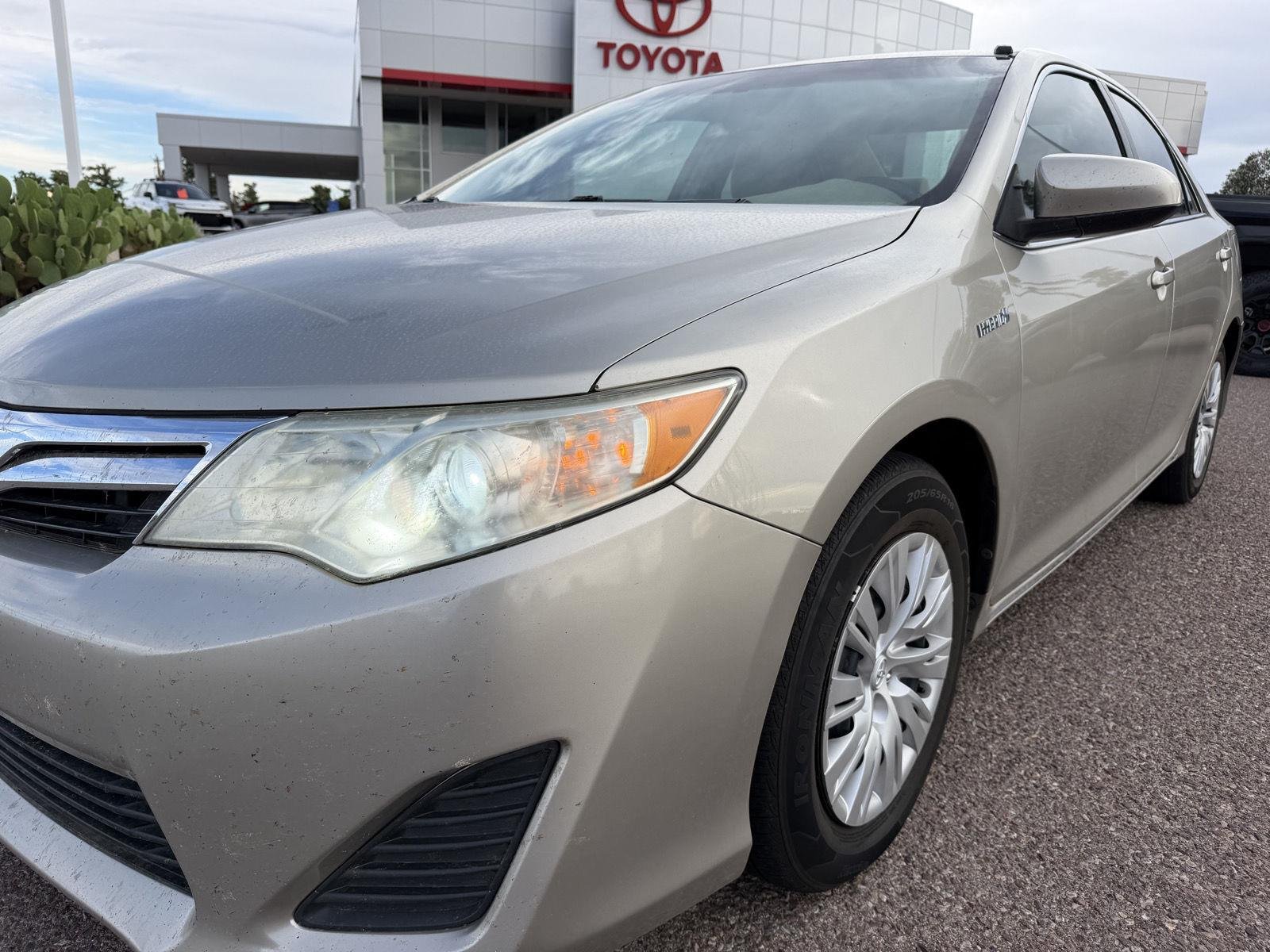 Used 2014 Creme Brulee Mica Toyota LE image 9