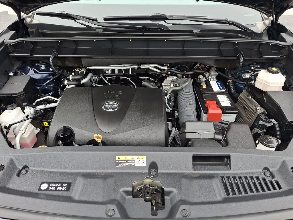 Used 2022  Toyota Platinum image 31
