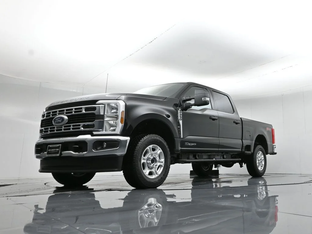 New 2026 Agate Black Metallic Ford XLT image 44