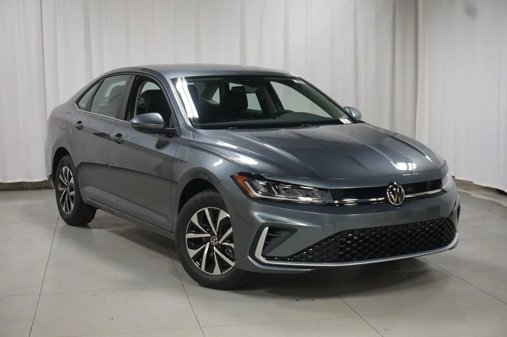 New 2026 Platinum Gray Volkswagen 1.5T S image 2