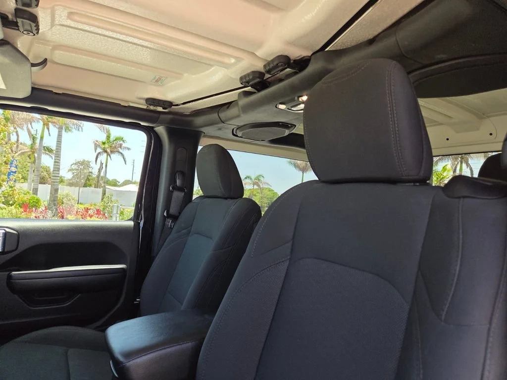 Used 2021 Black Clearcoat Jeep Sport S image 24