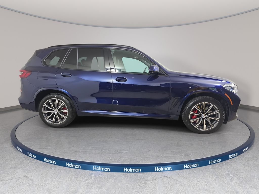 Used 2022 Tanzanite Blue II Metallic BMW M50i image 5