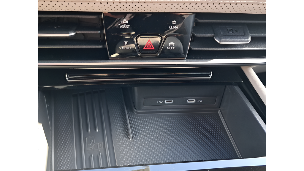 New 2026 Silver Volkswagen SE w/Technology image 18