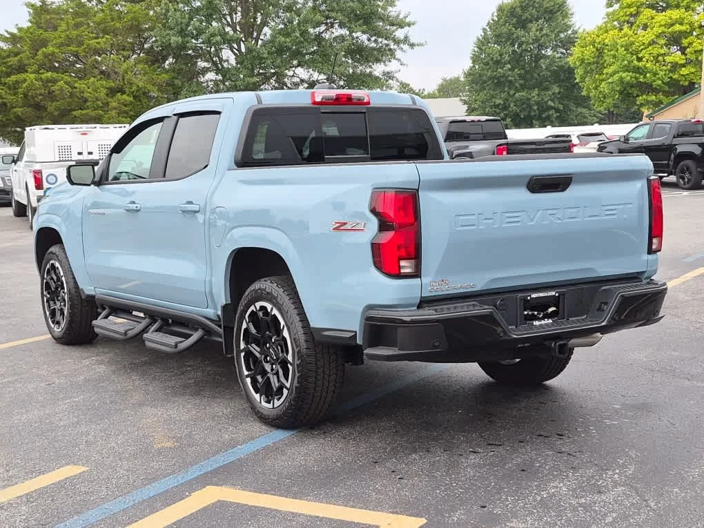 Used 2026 Snowdrift Metallic Chevrolet 4WD Z71 image 4