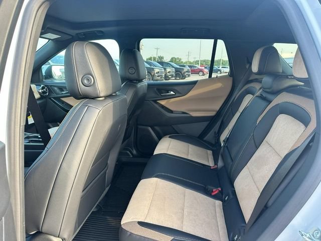 New 2027 Polar White Tricoat Chevrolet ACTIV image 4