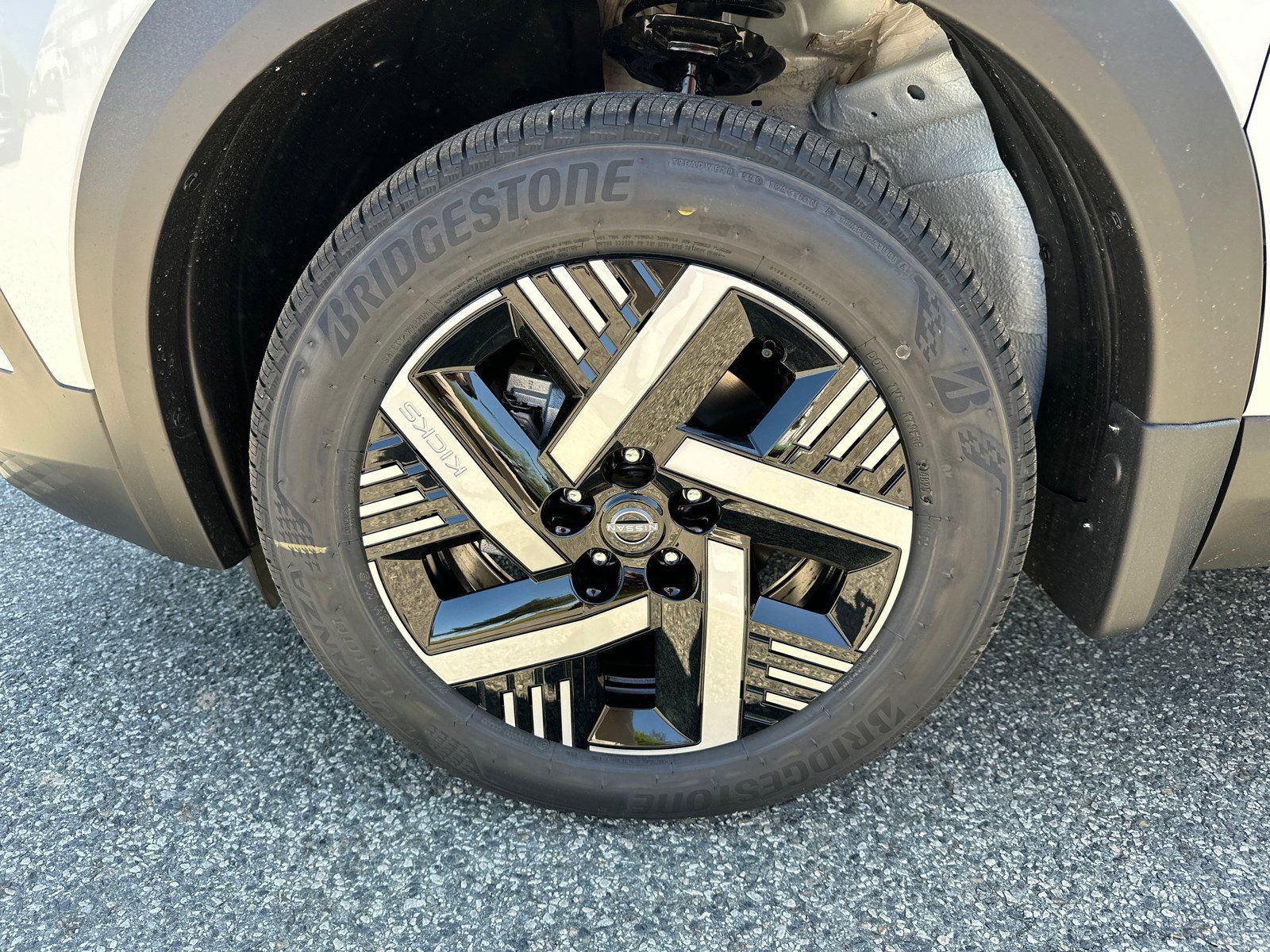 New 2026 White Nissan SV image 9