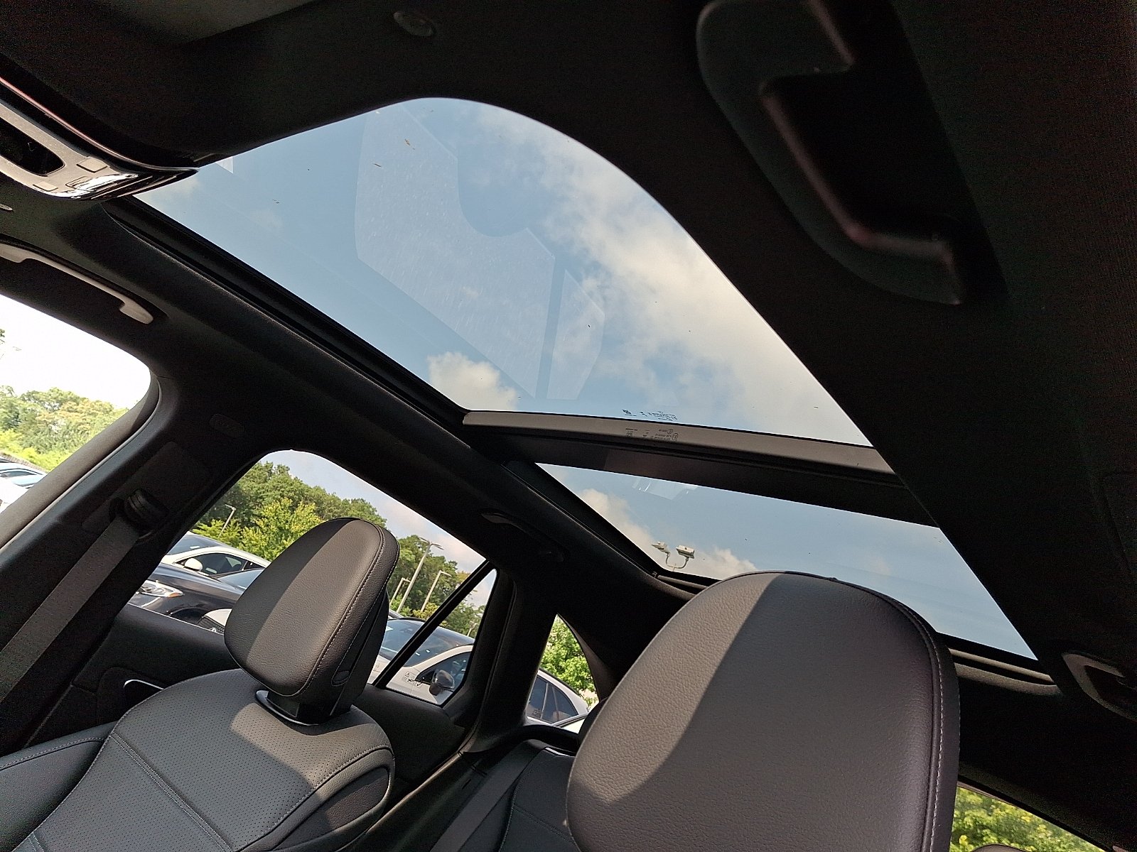 New 2026 Black Mercedes-Benz GLC 300 image 9