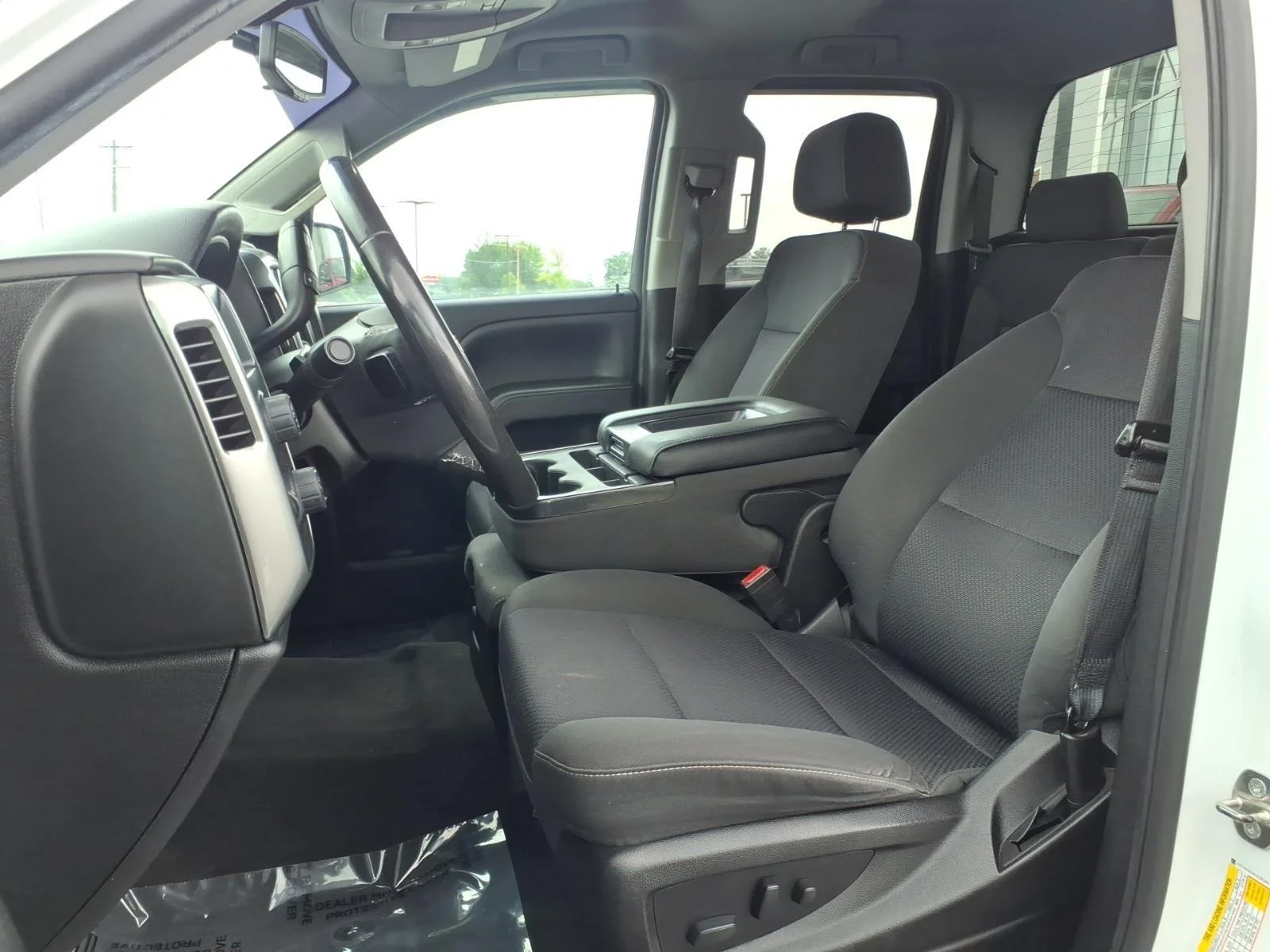 Used 2018 Summit White Chevrolet LT image 17