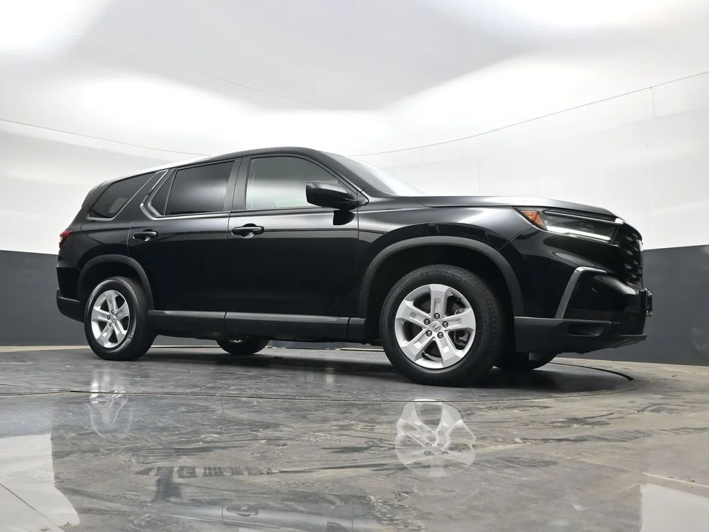 Used 2023 Crystal Black Pearl Honda LX image 30