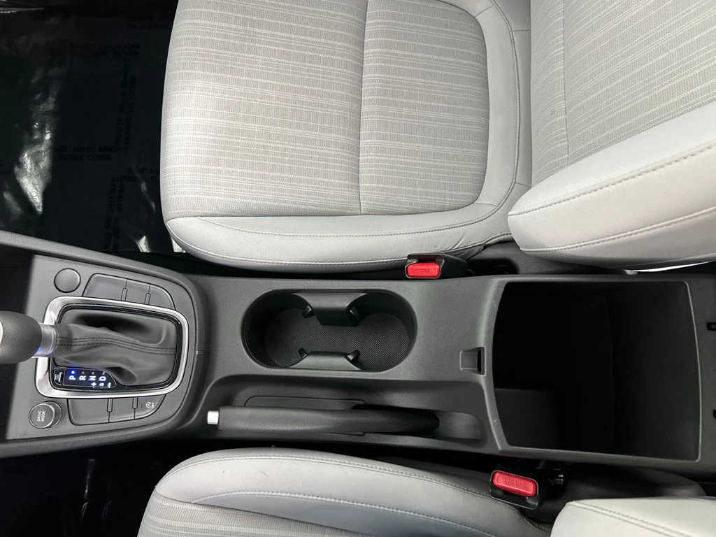 Used 2023 Green Hyundai SEL image 15