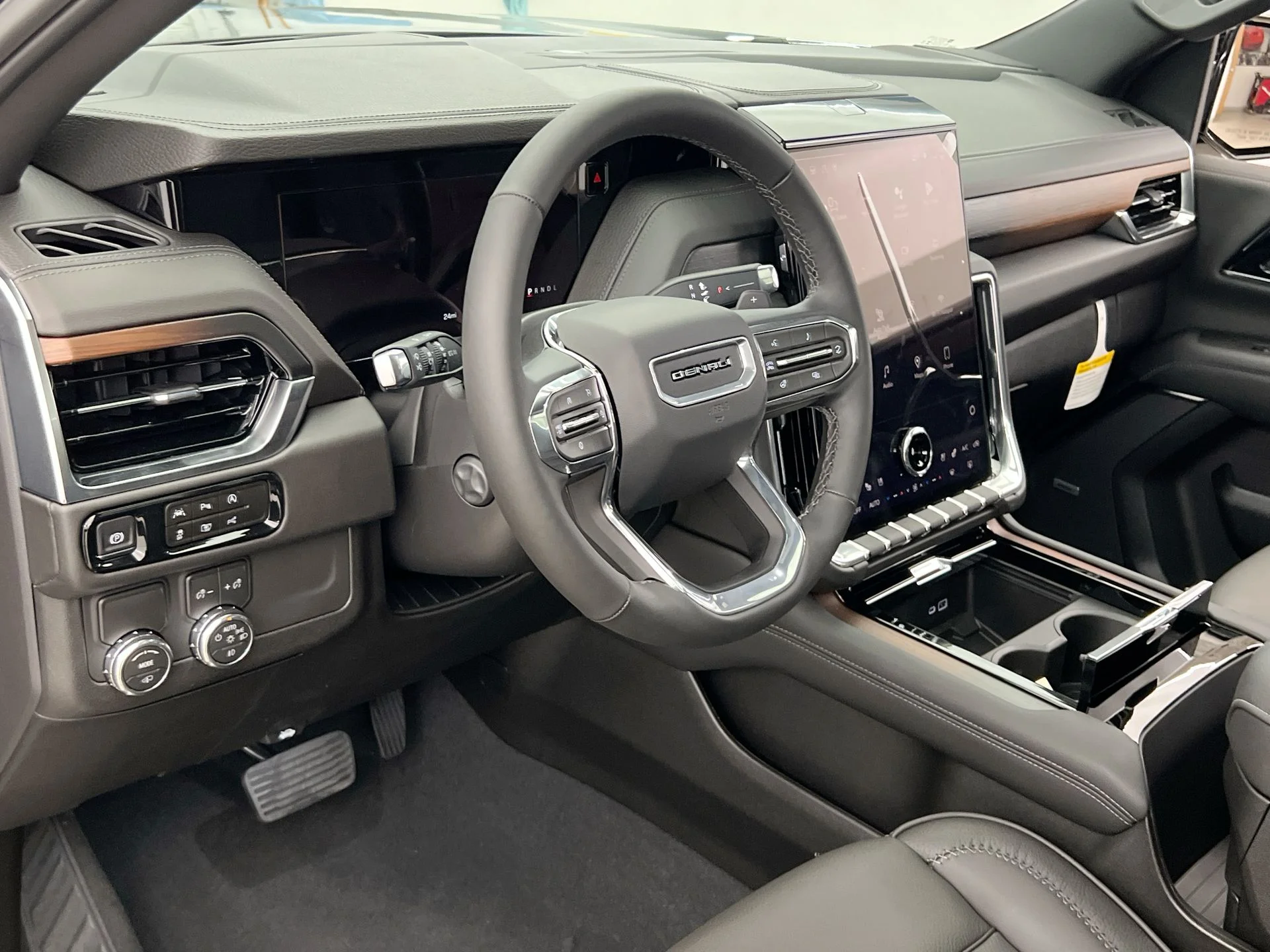 2026 GMC Yukon XL Denali - Photo 62