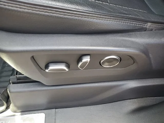 Used 2024 Onyx Black GMC Denali image 7