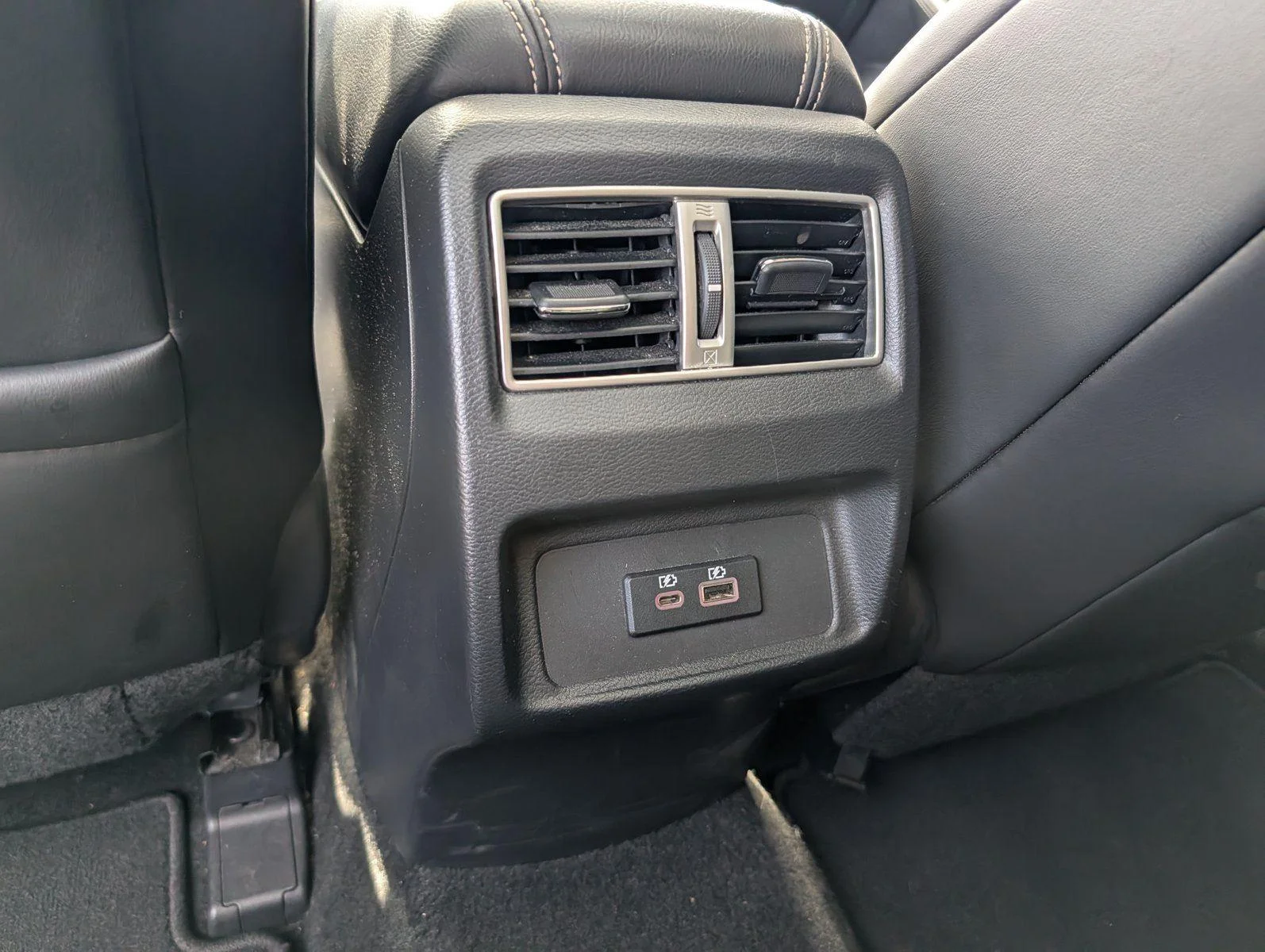 Used 2019 Super Black Nissan Platinum image 28