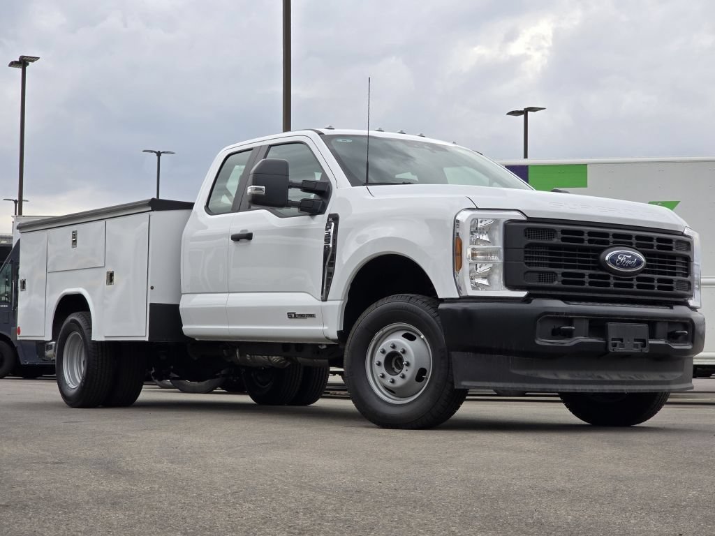 New 2026 Oxford White Ford XL image 2