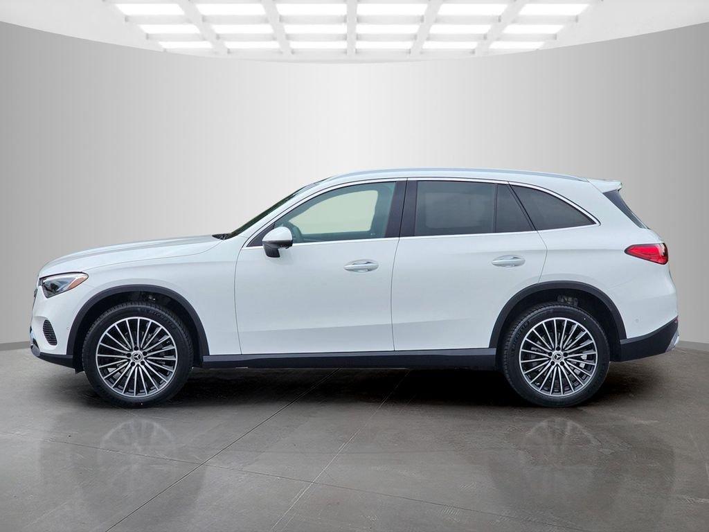 New 2026 Polar White Mercedes-Benz GLC 300 image 3