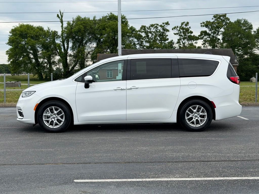 Used 2023 White Chrysler Touring L image 8