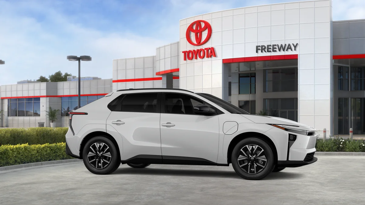 New 2026 Wind Chill Pearl Toyota XLE image 13