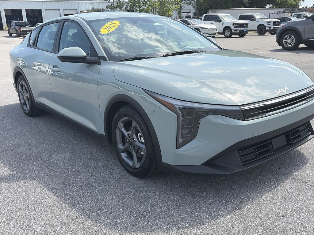 Certified Used 2025 Haze Kia LXS image 9