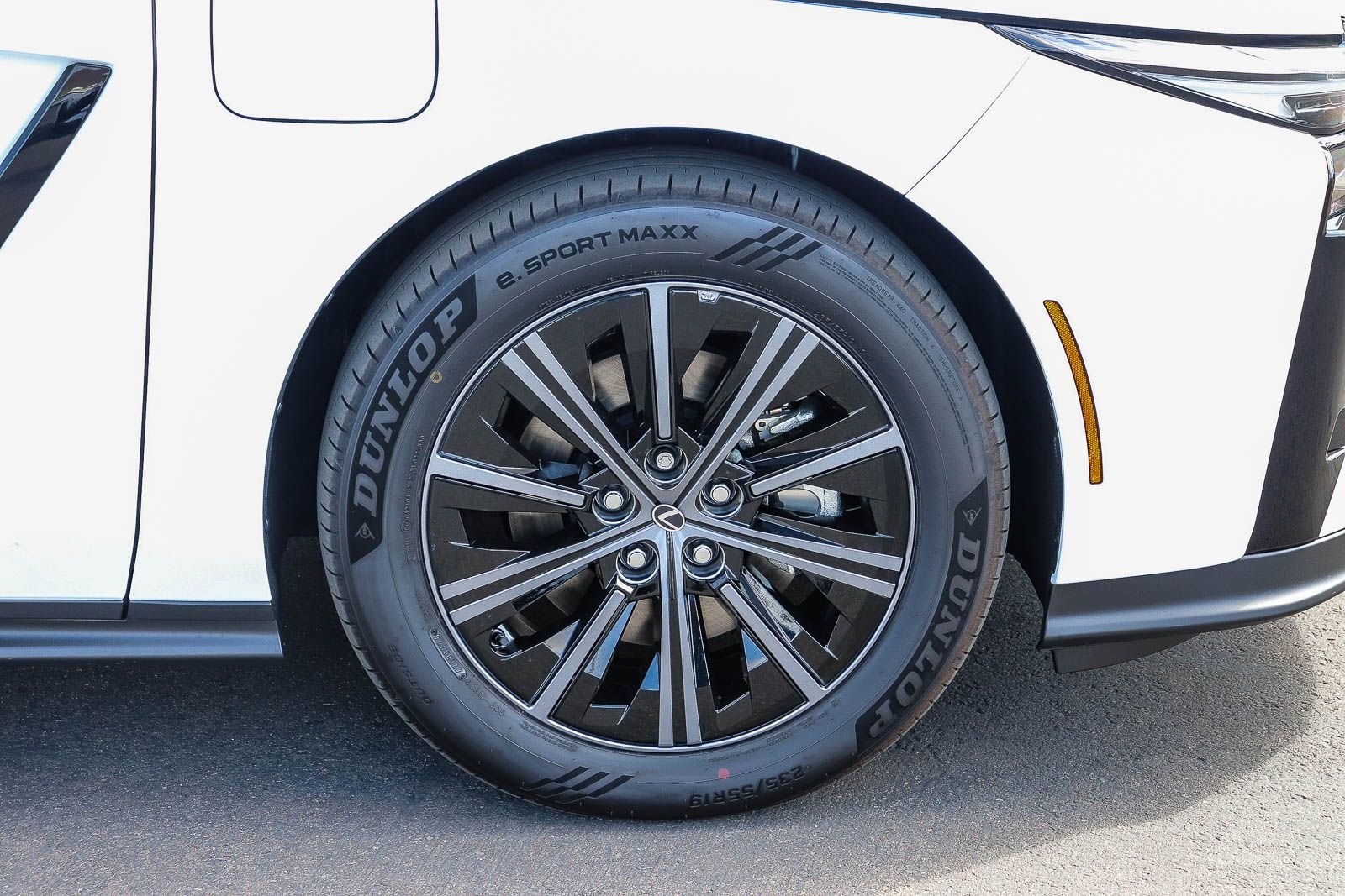 New 2026 Ultra White Lexus ES 350e PREMIUM image 10