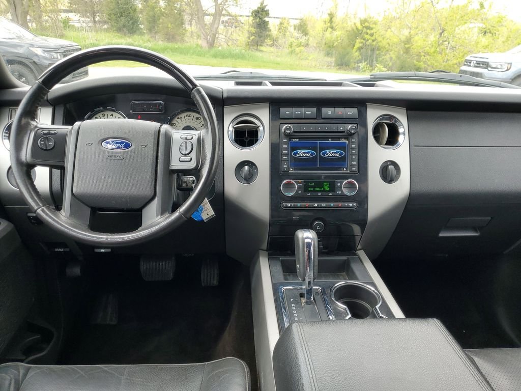 Used 2014 White Ford Limited image 17