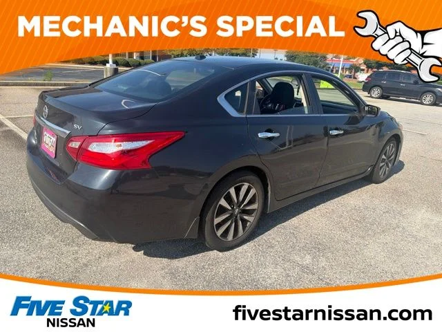 Used 2017 Blue Nissan 2.5 SV image 10