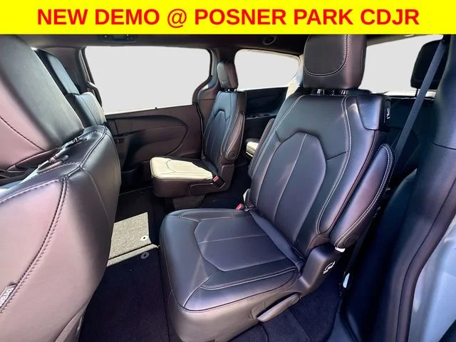 New 2026 Silver Mist Clear-Coat Exterior Paint Chrysler  image 24