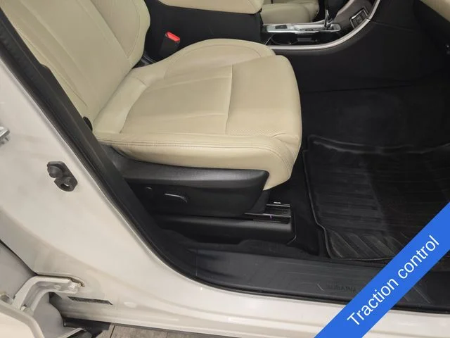 Used 2022 Crystal White Pearl Subaru Limited image 10