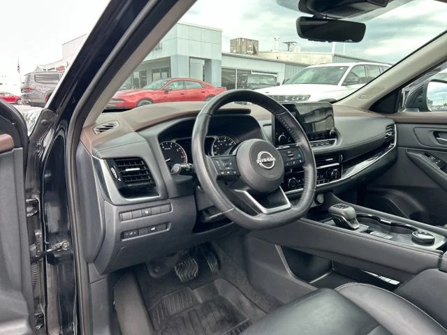 Used 2022 Black Nissan SL image 28