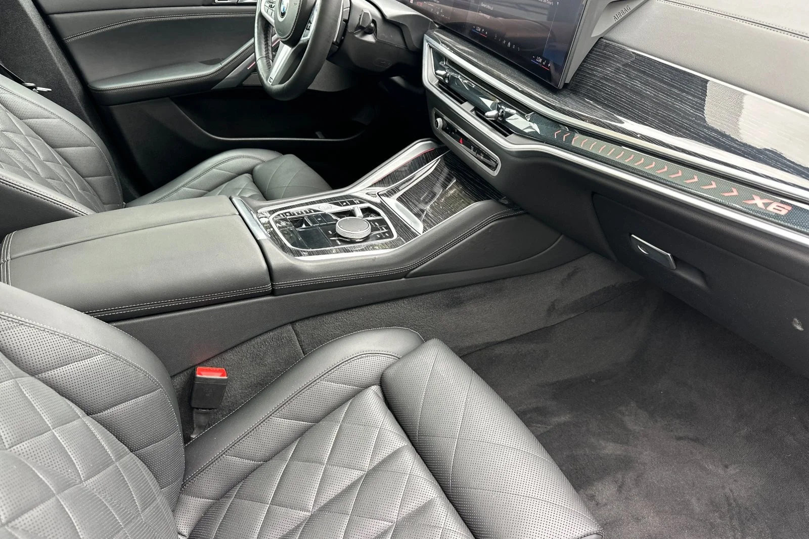 Used 2025 Black Sapphire Metallic BMW xDrive40i image 15