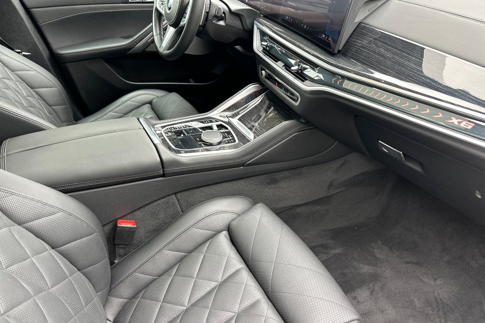 Used 2025 Black Sapphire Metallic BMW xDrive40i image 15