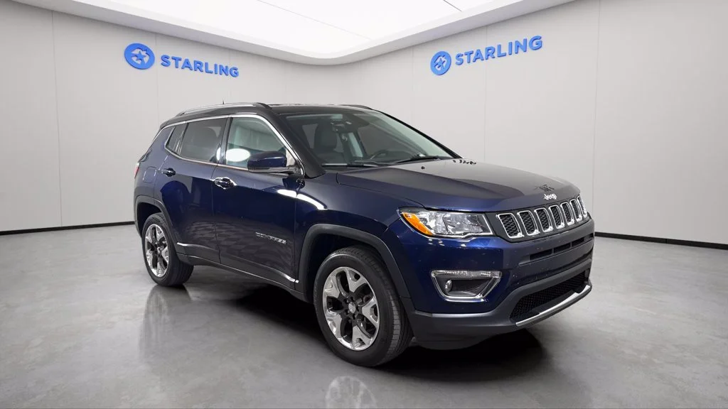 Used 2018  Jeep Limited image 14