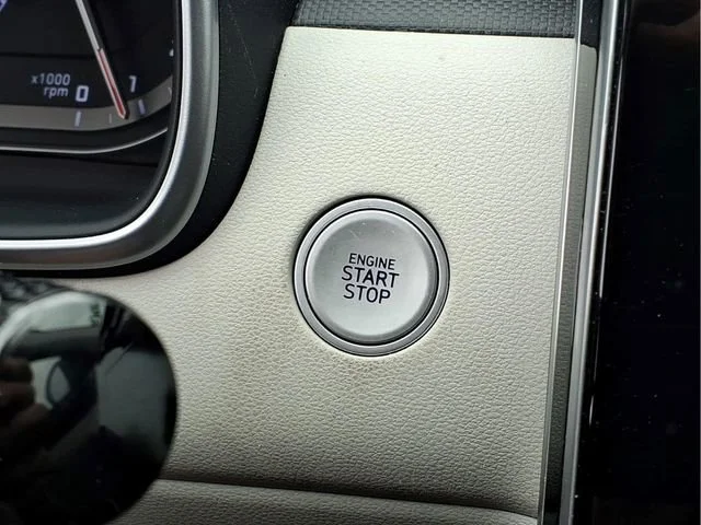 Used 2024  Hyundai SEL image 11