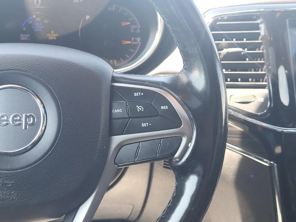 Used 2020 Granite Crystal Metallic Clearcoat Jeep Limited image 14