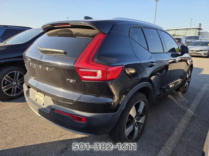 Used 2019 Onyx Black Metallic VOLVO MOMENTUM image 3