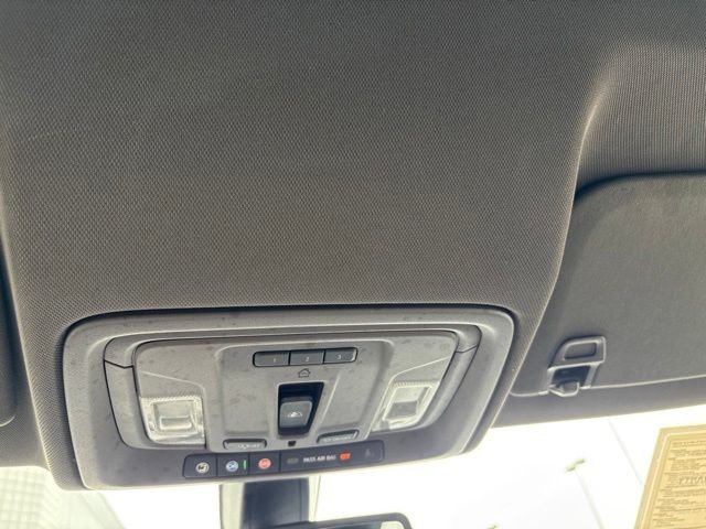 Used 2019 Onyx Black GMC SLT image 16