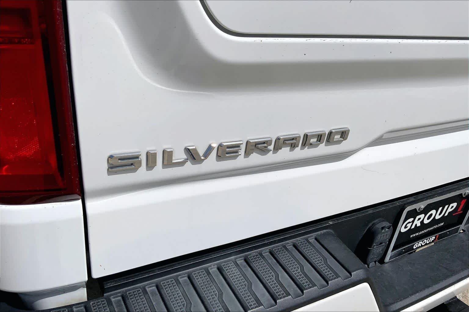 Used 2022 Summit White Chevrolet Custom image 30