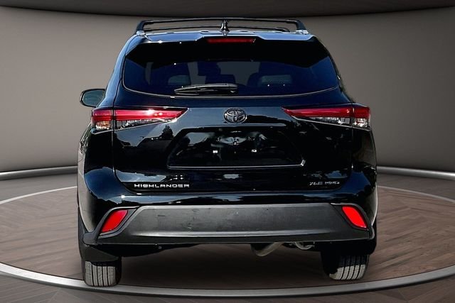 Used 2022 Black Toyota XLE image 4