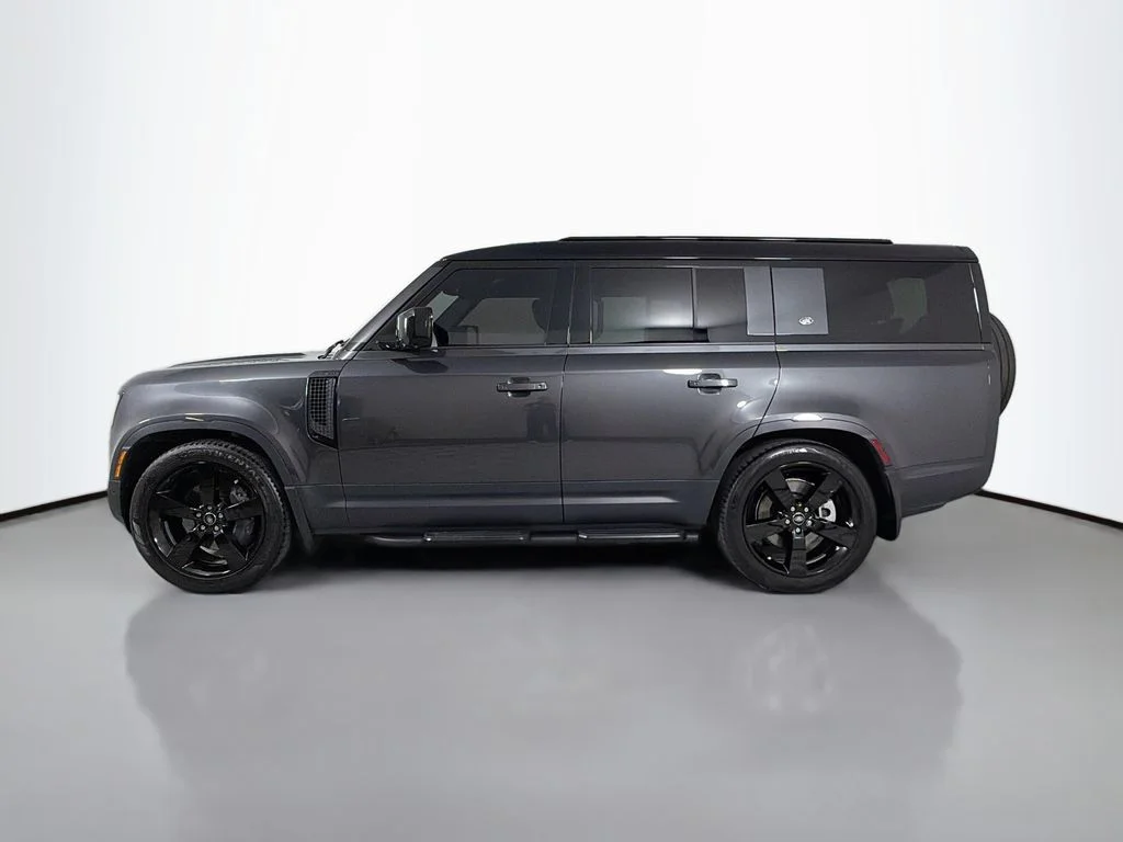 Used 2024 Gray Land Rover S image 8