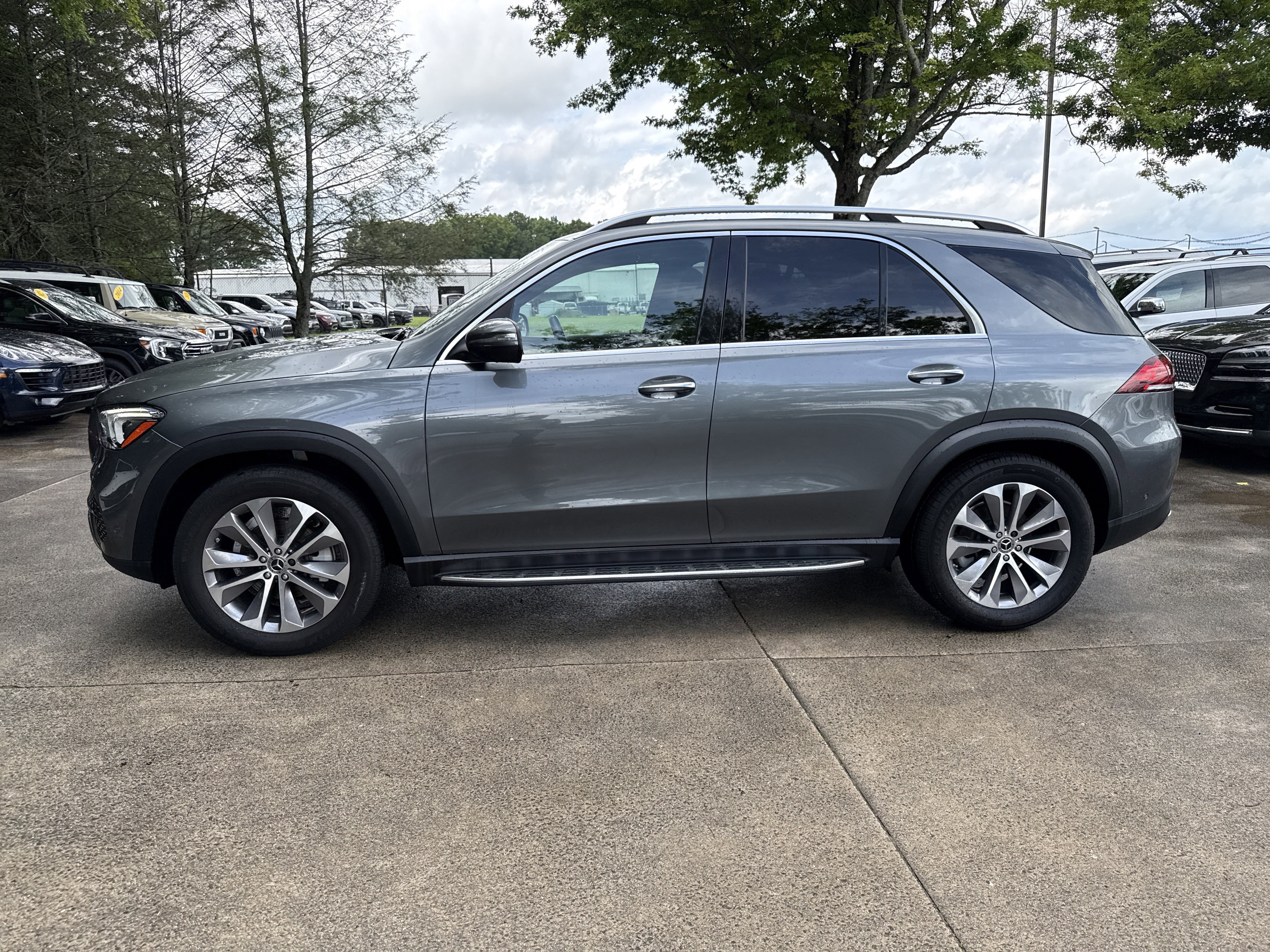 Used 2022 Gray Mercedes-Benz GLE 350 image 4