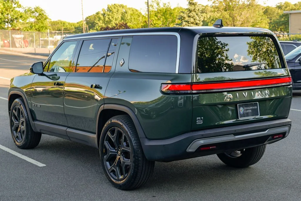 Used 2025 Green Rivian Adventure Dual Motor Standard Pack image 5