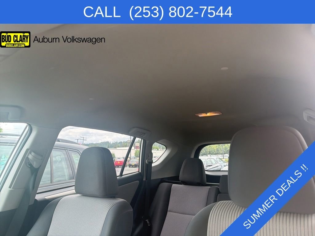 Used 2015 White Toyota LE image 15