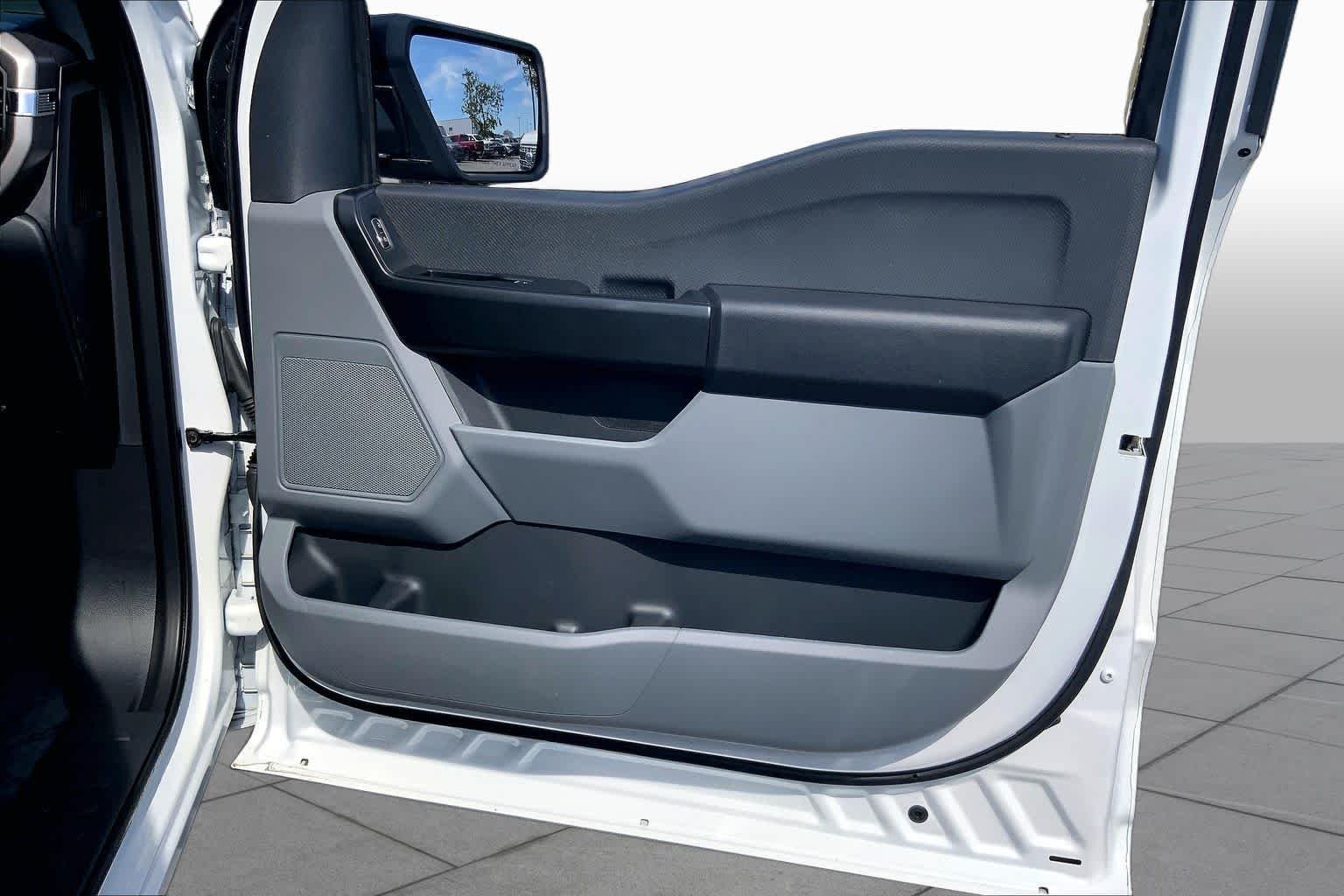 Used 2025 Oxford White Ford XL image 20