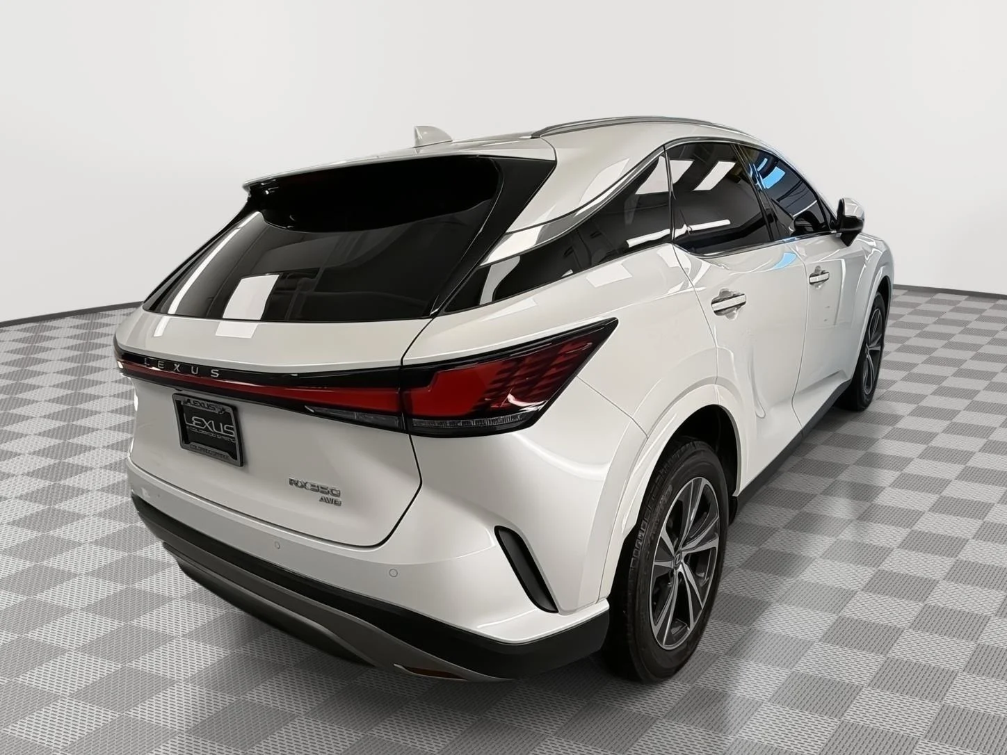 Used 2024 Eminent White Pearl Lexus RX 350 image 3