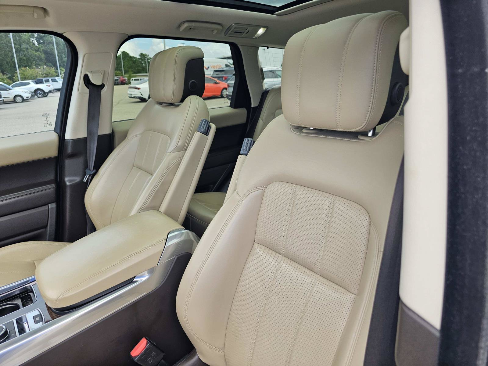 Used 2021 White Land Rover HSE Silver Edition image 17