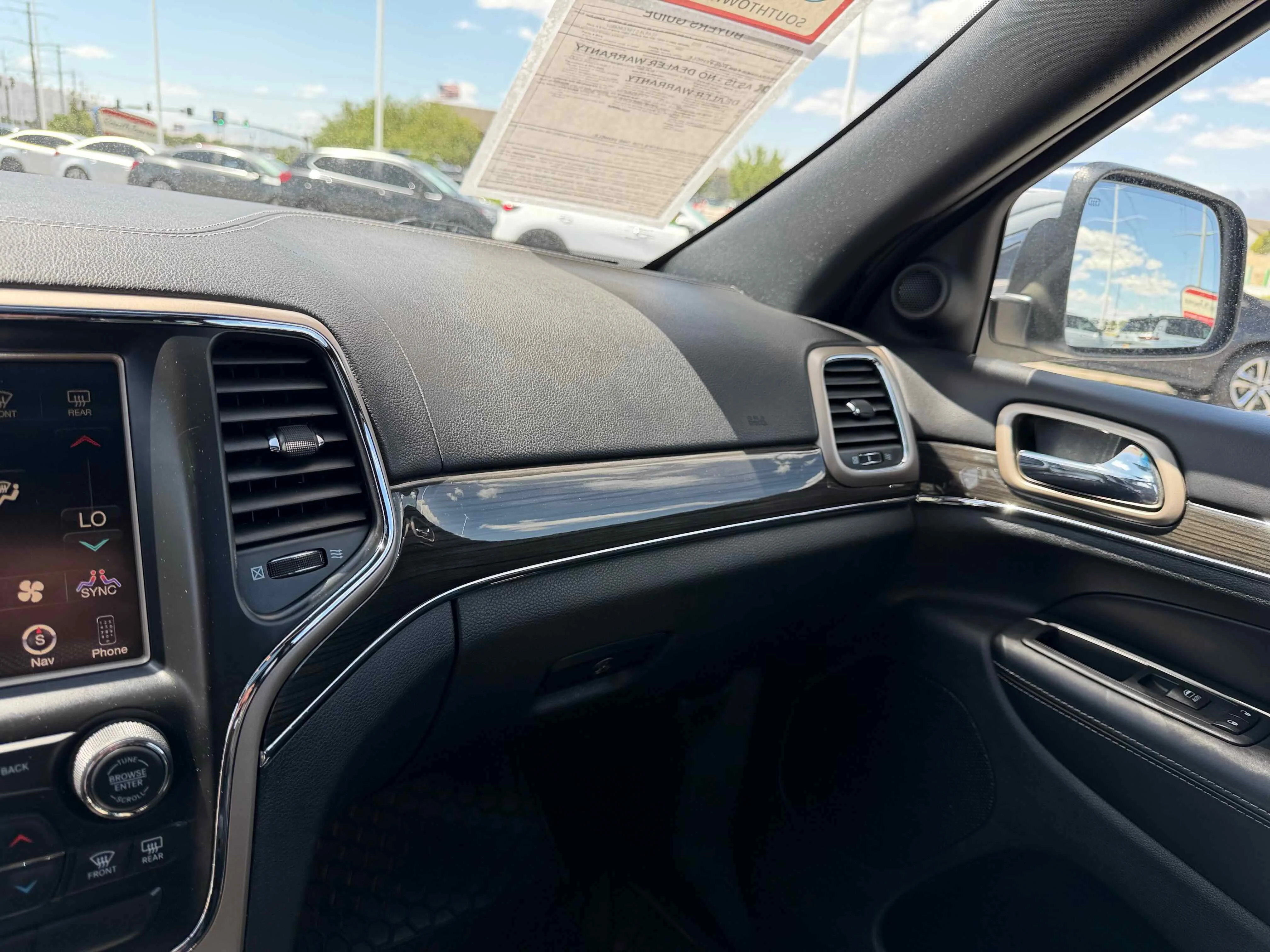 Used 2015 Bright White Clearcoat Jeep Overland image 24