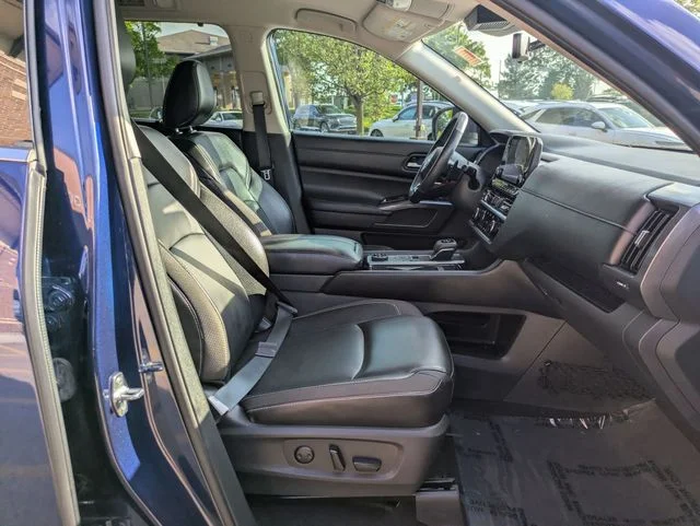 Used 2023 Blue Nissan SL image 30