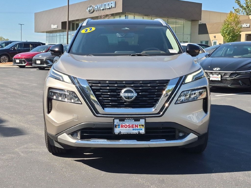 Used 2022 Gold Nissan Platinum image 2