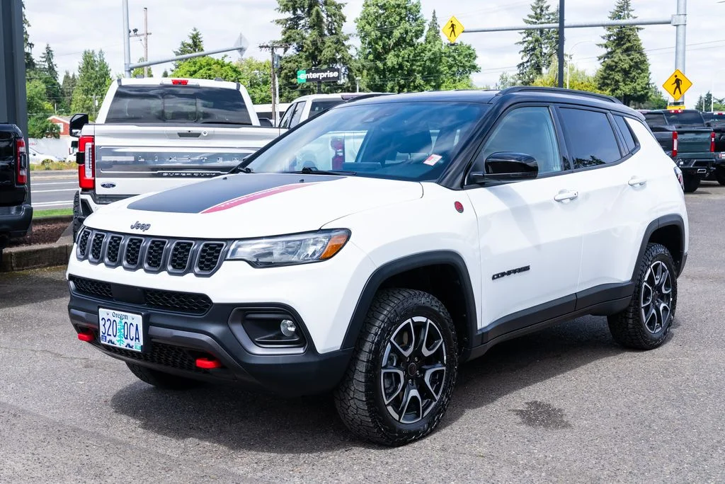 Used 2025 White Jeep Trailhawk image 3