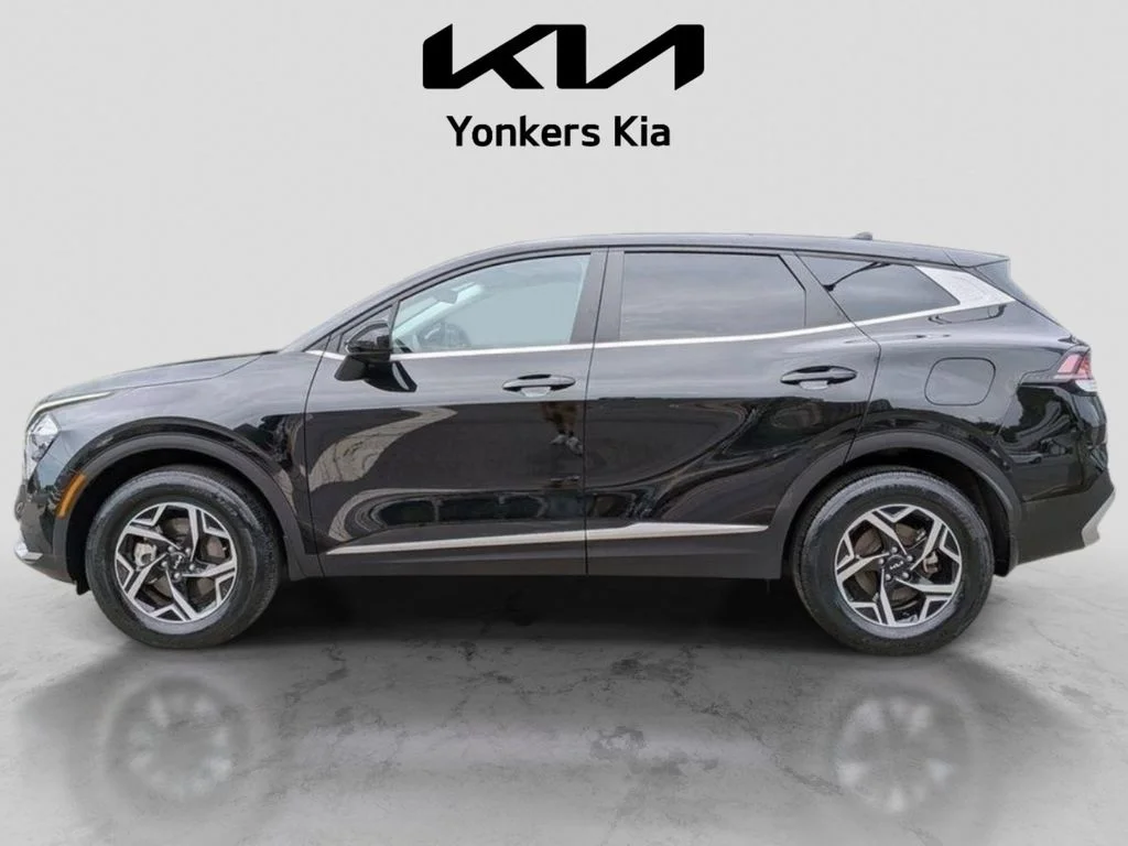Used 2023 Black Kia LX image 10