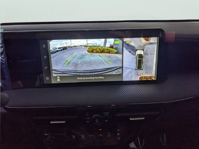 Used 2026 Black Nissan SR image 17